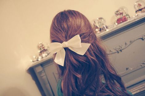 fashion-girl-hair-ribbon-favim.com-114167.jpg